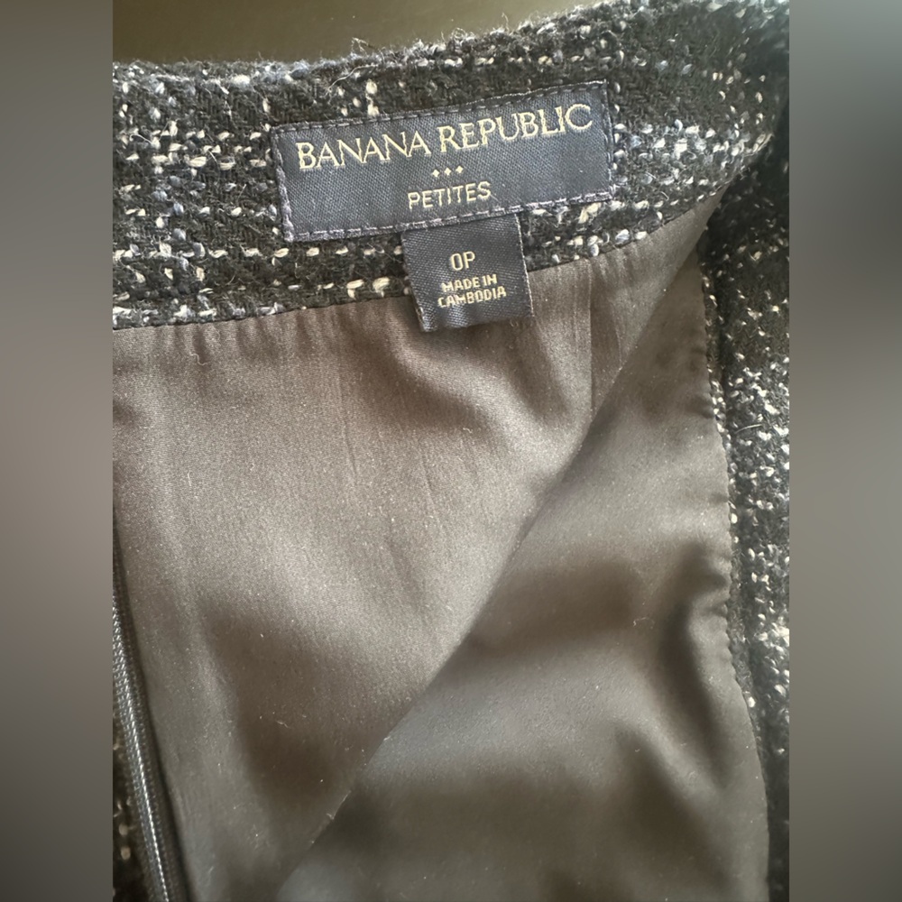 Banana Republic Black and Gray Tweed Pencil Skirt